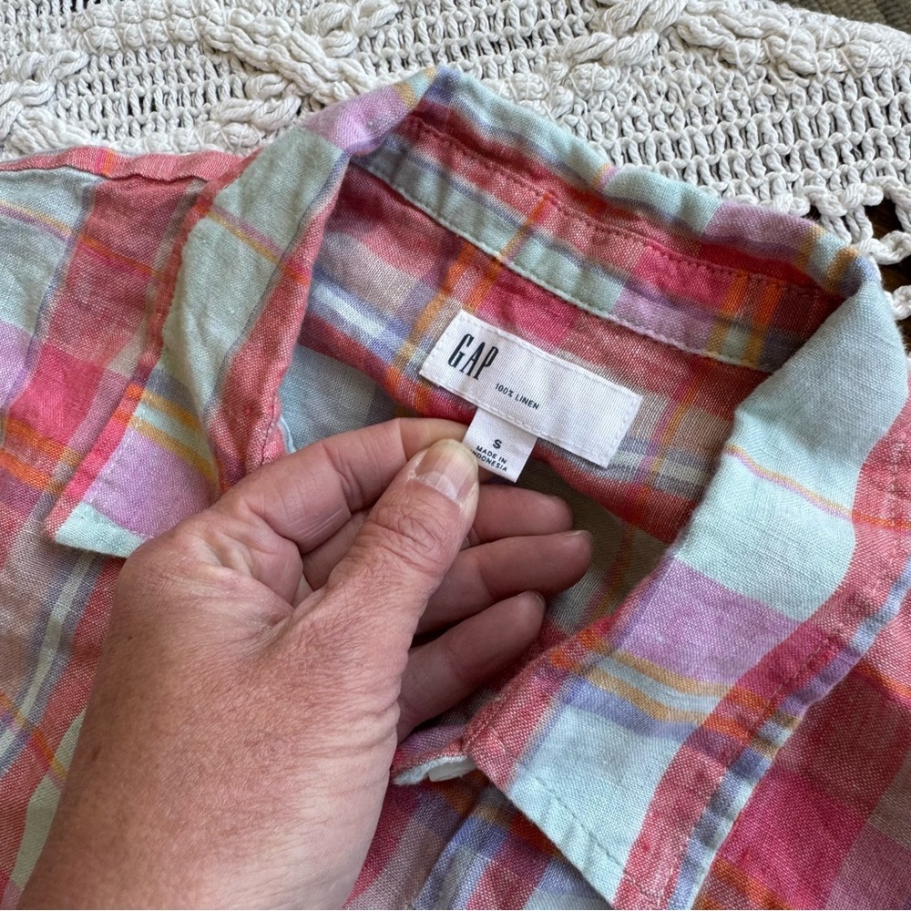 GAP Boyfriend Button Down Shirt - Picture 8 of 10